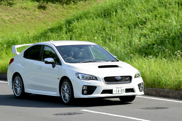 スバル WRX S4（アプライドB型） 2.0GT-S EyeSight　[ボディカラー：クリスタルホワイト・パール／インテリアカラー：ブラック]