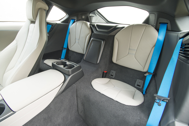 ノブコブ吉村さんが番組内で壊した2千万の超高級車 Bmw I8 とは 業界先取り 業界ニュース 自動車ニュース国産車から輸入車まで Mota