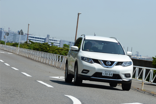 日産「エクストレイル」の新型と旧型を比較してみた