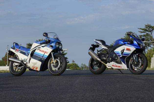 初代「GSX‐Ｒ750」（左）と「GSX‐Ｒ1000 30周年記念カラー」（右）