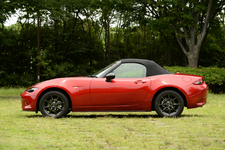 マツダ ロードスター 1.5 S スペシャルパッケージ (MT)　ボディカラー：ソウルレッドプレミアムメタリック