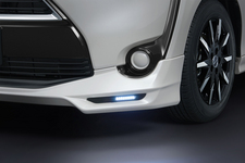 トヨタ シエンタ（TRD）