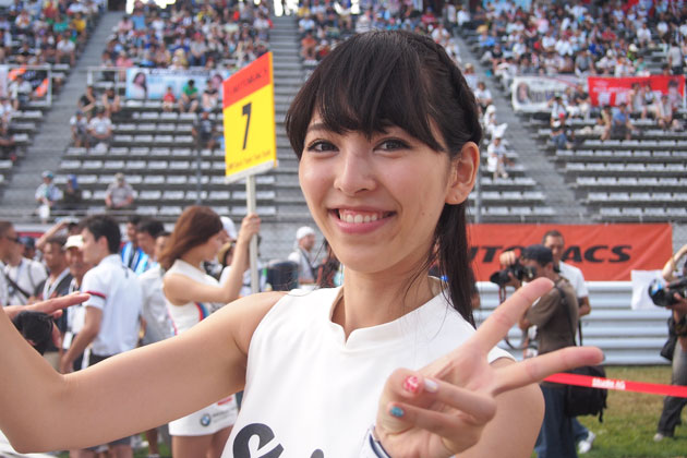 大人気ユニットZENT sweetiesなどが登場【レースクイーンフォト