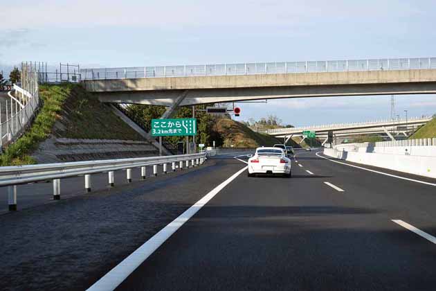 いよいよ日本も高速道路制限速度が120km／h引き上げられる！？