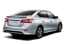 日産 シルフィ Sツーリング