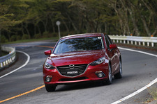 マツダ アクセラ