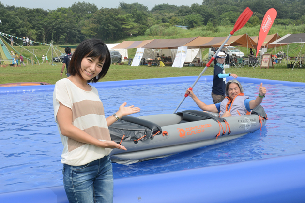 スターキャンプ会場：大型プールでカヌー体験