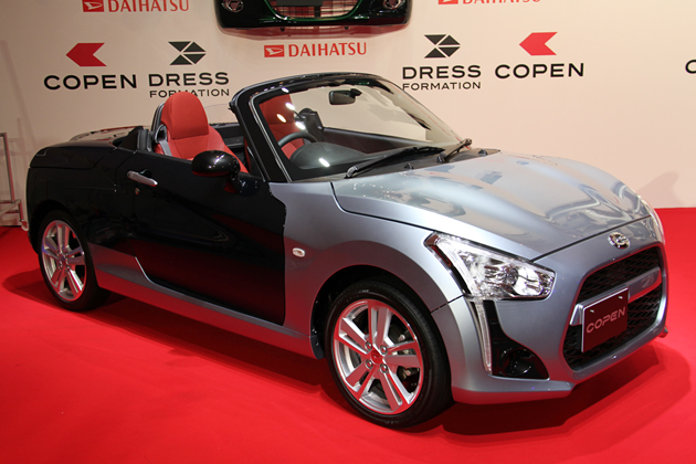 着脱構造により、外板の着せ替えを可能にした「DRESS-FORMATION(ドレスフォーメーション)」でフロントフェイスのみをローブにした「コペン セロ」