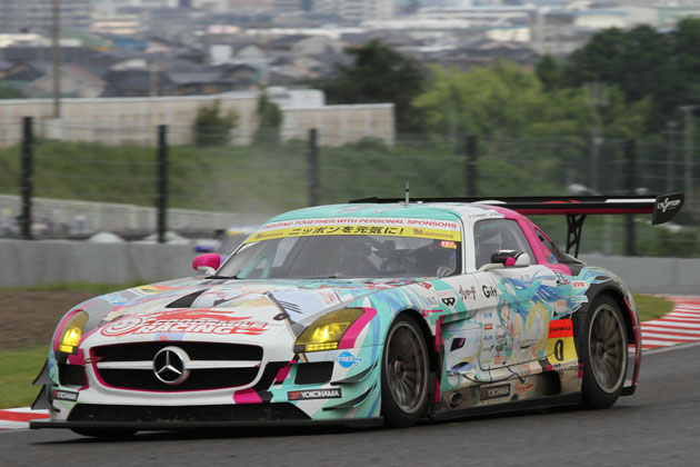 大人気！「初音ミク×美女」レーシングミクサポーターズ登場