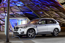 BMW 新型 X5 xDrive40e