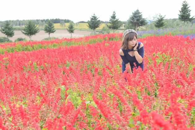 花畑を探索するやっさん　安枝瞳×ホンダS660 in 北海道
