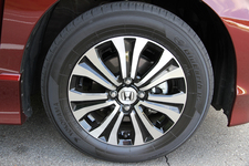 ホンダ フリード ハイブリッド 1.5 プレミアムエディション　ボディカラー：プレミアムブルーソッロ・パール