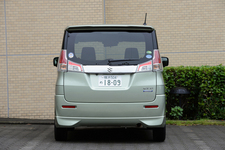 スズキ ソリオ ハイブリッド MZ　ボディカラー：クリアライムメタリック