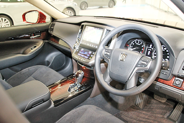 トヨタ クラウンロイヤル レビュー 口コミ評価 新車 中古車見積もりなら Mota