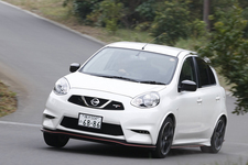 日産マーチ　nismo