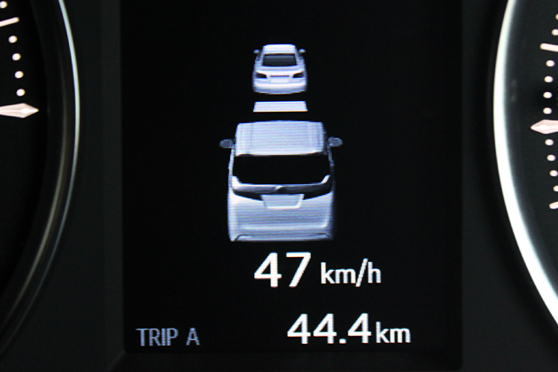 全車速追従機能付レーダークルーズコントロール 作動中表示