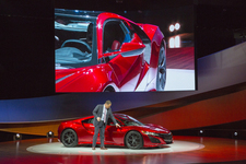 デトロイトモーターショー2015で初公開された新型NSX