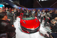 デトロイトモーターショー2015で初公開された新型NSX