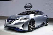 日産、自動運転を具現化した「ニッサンIDSコンセプト」を世界初公開！【TMS2015】