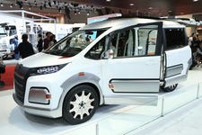 トヨタ ノアをクロスオーバーSUVに「ノア アクティブクロス」【TMS2015】