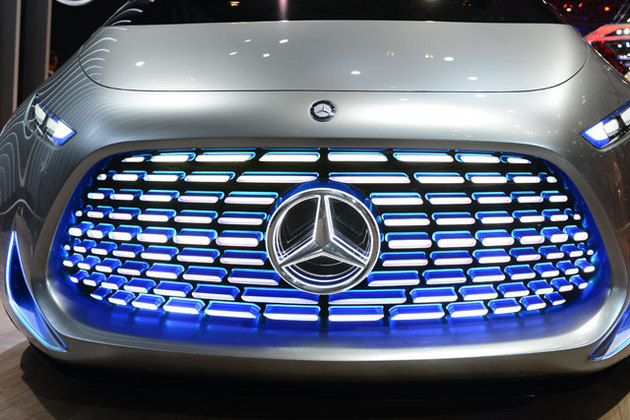 メルセデスベンツ 未来の車 メルセデスベンツ、横移動が可能な未来の自動運転EV提案