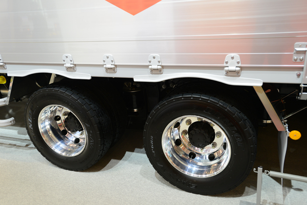 いすゞブースでの目玉は フルモデルチェンジの大型トラック Giga Tms15 画像ギャラリー No 3 特集 Mota