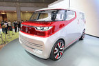 スズキが提案するミニバンはひと味もふた味も違う！「SUZUKI Air Triser」(スズキ エアトライザー)【TMS2015】