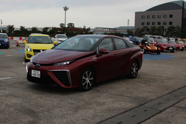 急げ！ 人気自動車ジャーナリストの同乗試乗会「プロの運転による乗用車同乗試乗会」は11月3日(祝)まで！【TMS2015】