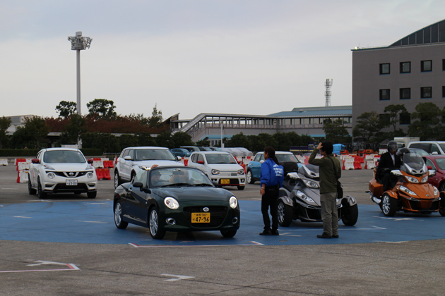 急げ！ 人気自動車ジャーナリストの同乗試乗会「プロの運転による乗用車同乗試乗会」は11月3日(祝)まで！【TMS2015】