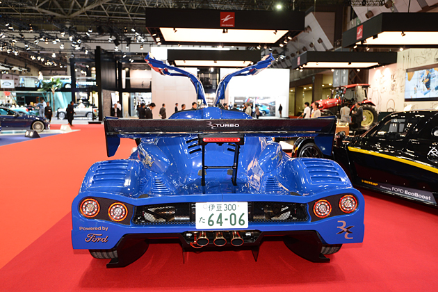 公道を走るレーシングカー、ラディカルにクローズドボディを用意