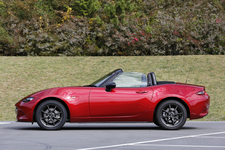 マツダ ロードスター RS [ソウルレッド プレミアムメタリック]