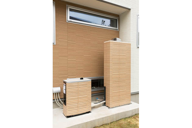 住宅の外観にマッチする外装を施した家庭用ガスエンジンコージェネレーションユニット