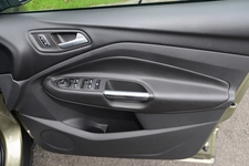 フォード クーガ「タイタニアム（Titanium）」