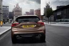 インフィニティ「QX30」