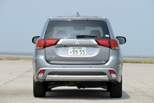 三菱 アウトランダーPHEV