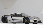 限定918台で市販されたスーパーカーのポルシェ918