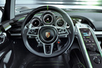 限定918台で市販されたスーパーカーのポルシェ918