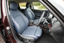 MINI 新型「ミニ クラブマン」試乗レポート/今井優杏