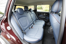 MINI 新型「ミニ クラブマン」試乗レポート/今井優杏