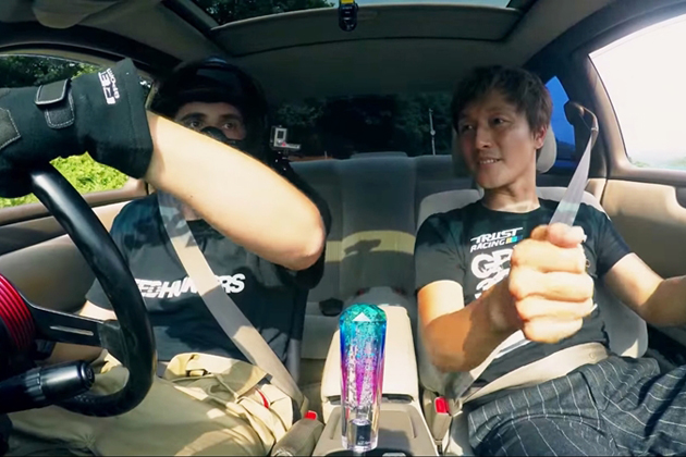 トーヨータイヤ D1チャンピオン 川畑選手によるドリフトテクニック 伝授 の模様を動画で配信 画像ギャラリー No 2 業界先取り 業界ニュース 自動車ニュース22国産車から輸入車まで Mota