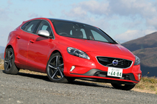 ボルボ V40 D4 R-DESIGN(200台限定モデル) 試乗レポート／岡本幸一郎