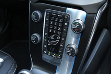 ボルボ V40 D4 R-DESIGN(200台限定モデル) 試乗レポート/岡本幸一郎