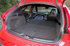 ボルボ V40 D4 R-DESIGN(200台限定モデル) 試乗レポート/岡本幸一郎