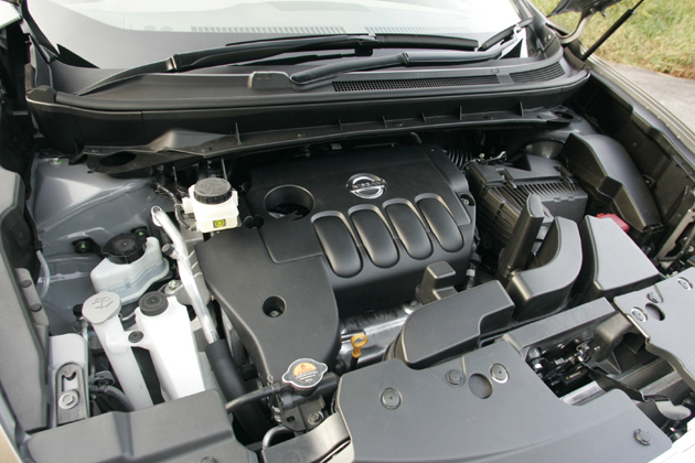 エンジン（DOHC・直列4気筒）