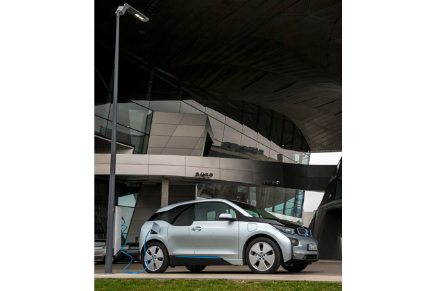 フューチャー・モビリティ・ソリューション（ライト＆チャージ ）