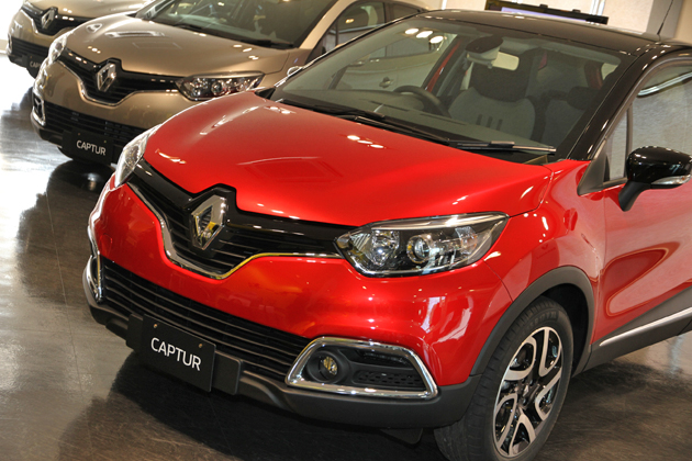 イメージしたのは、華やかなパリ9区とブルジョアな16区／2つの限定車「ルノー キャプチャー アニヴェルセル」[発表会レポート]