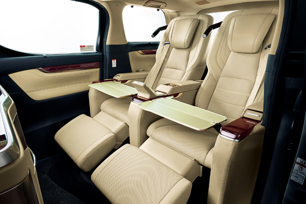 トヨタ アルファード ロイヤルラウンジ（モデリスタ）