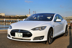 テスラ・モデルS　オートパイロット機能を日本国内でもスタート