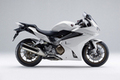 ホンダ、大型スポーツモデル「VFR800F」をポロ ラルフ ローレン 大阪に展示