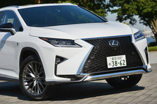 レクサス RX200t ”F SPORT” ボディカラー：ホワイトノーヴァガラスフレーク